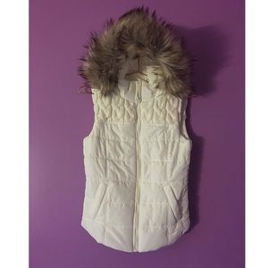 Aeropostale Puffy White Quilted Vest w/ Fur Hood